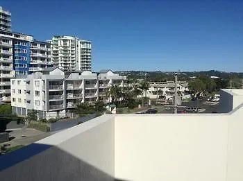 Surfcomber On The Beach Maroochydore Australia