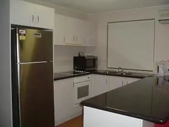 *** Aparthotel Surfcomber On The Beach Maroochydore Australia